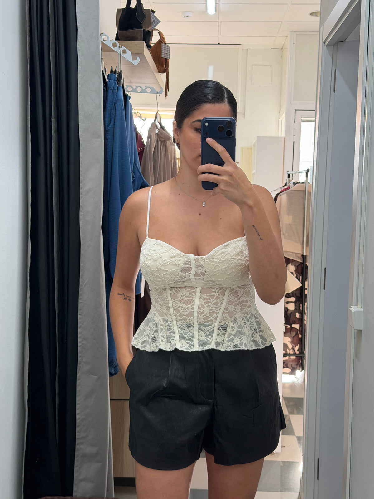 Pantalón corto polipiel