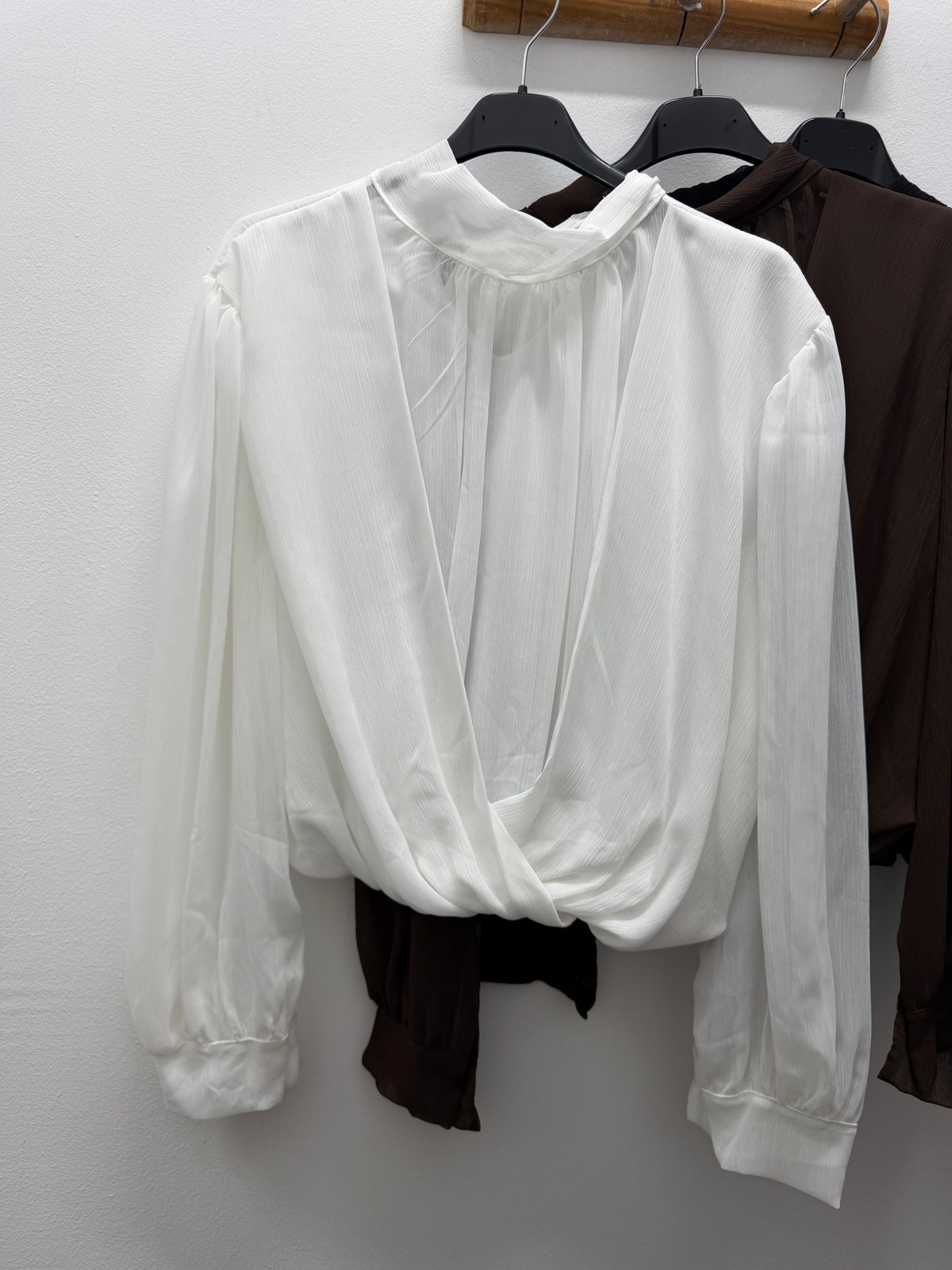 Blusa gasa escote