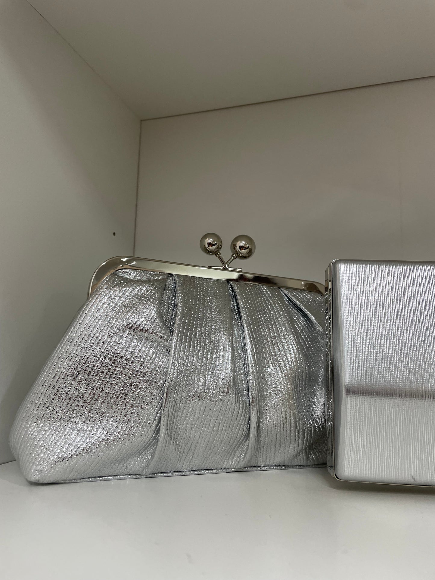 Bolso plata bolitas