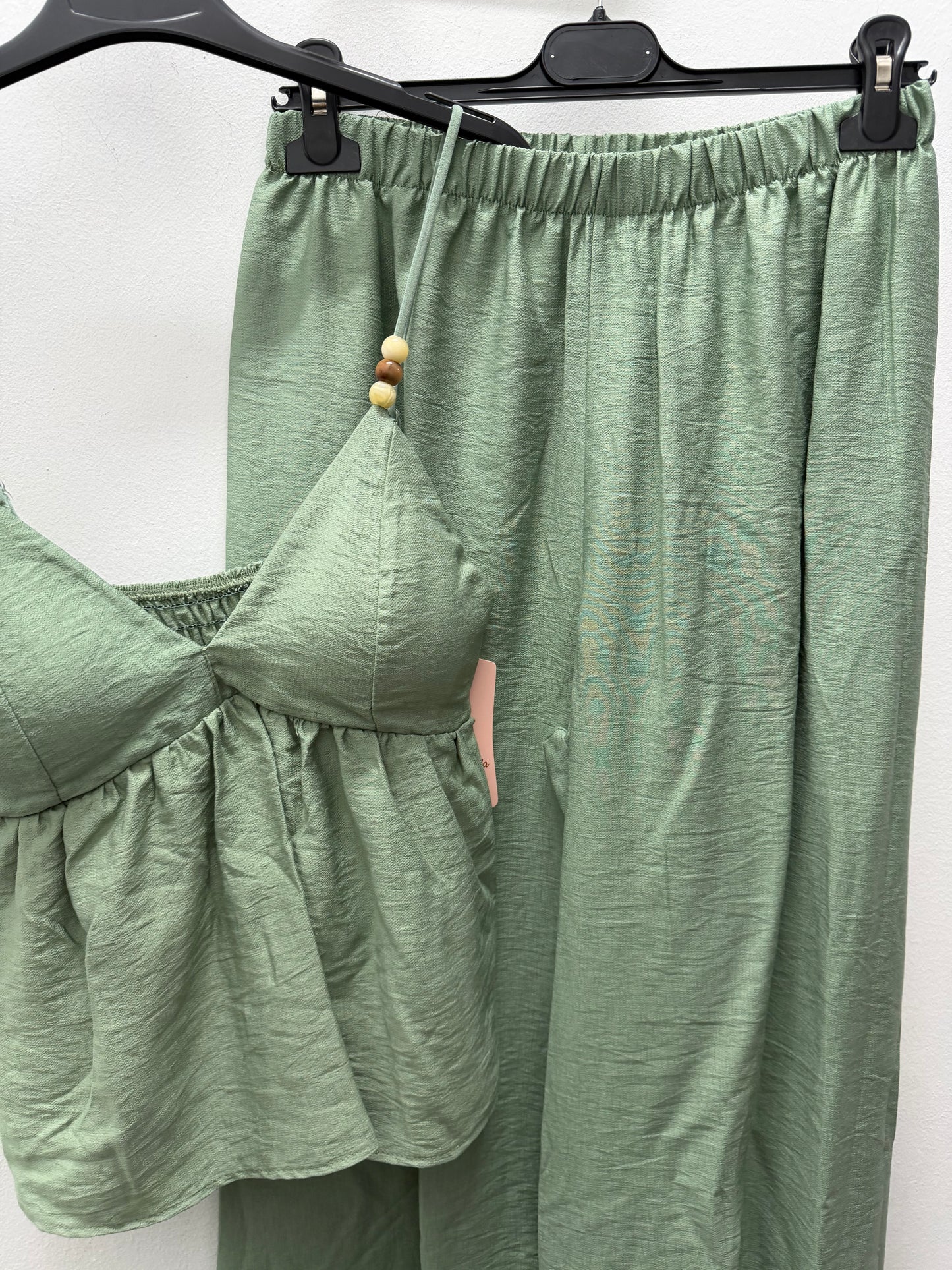 Conjunto verde tiranta