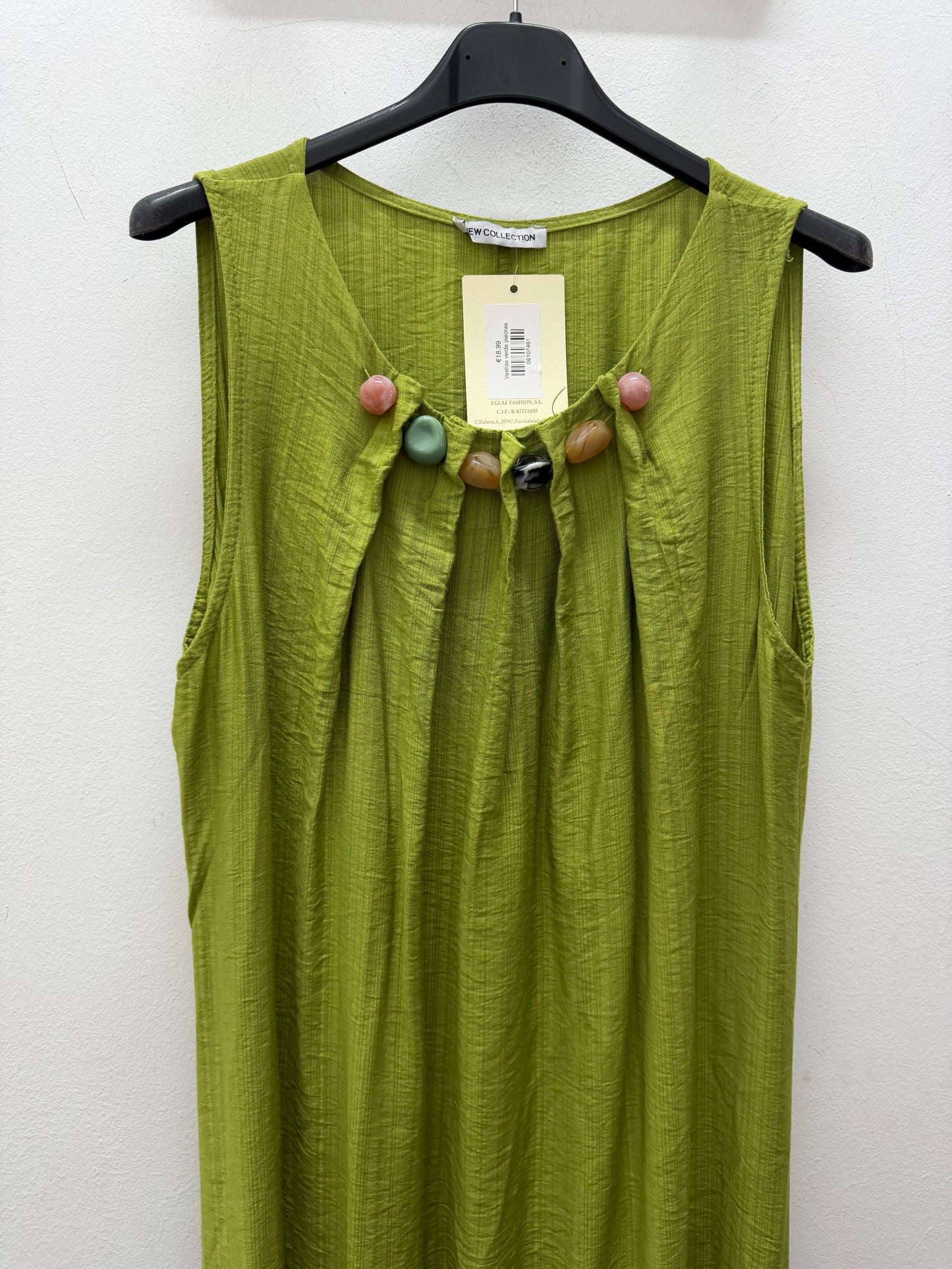 Vestido verde piedras