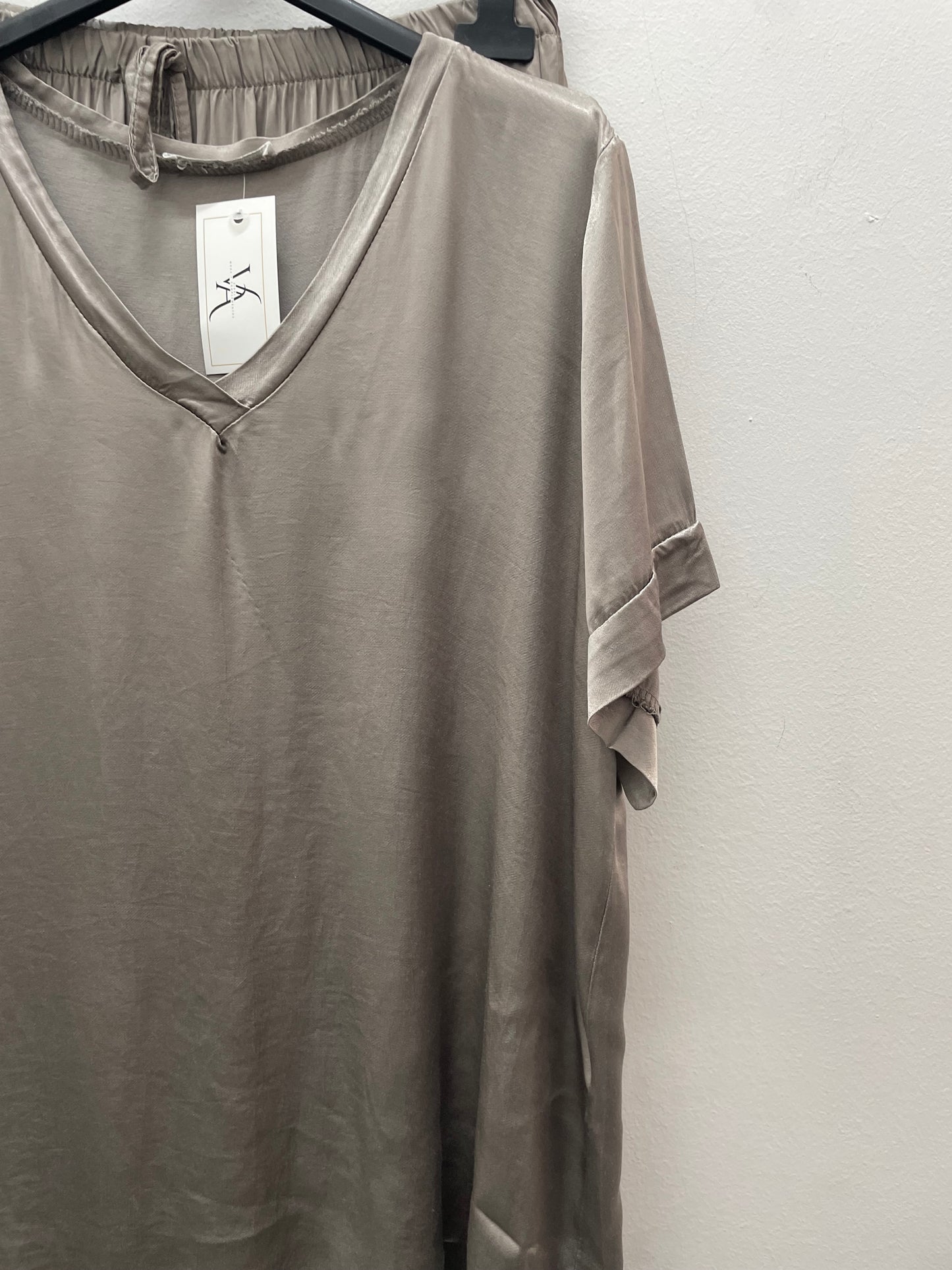 Conjunto gris viscosa