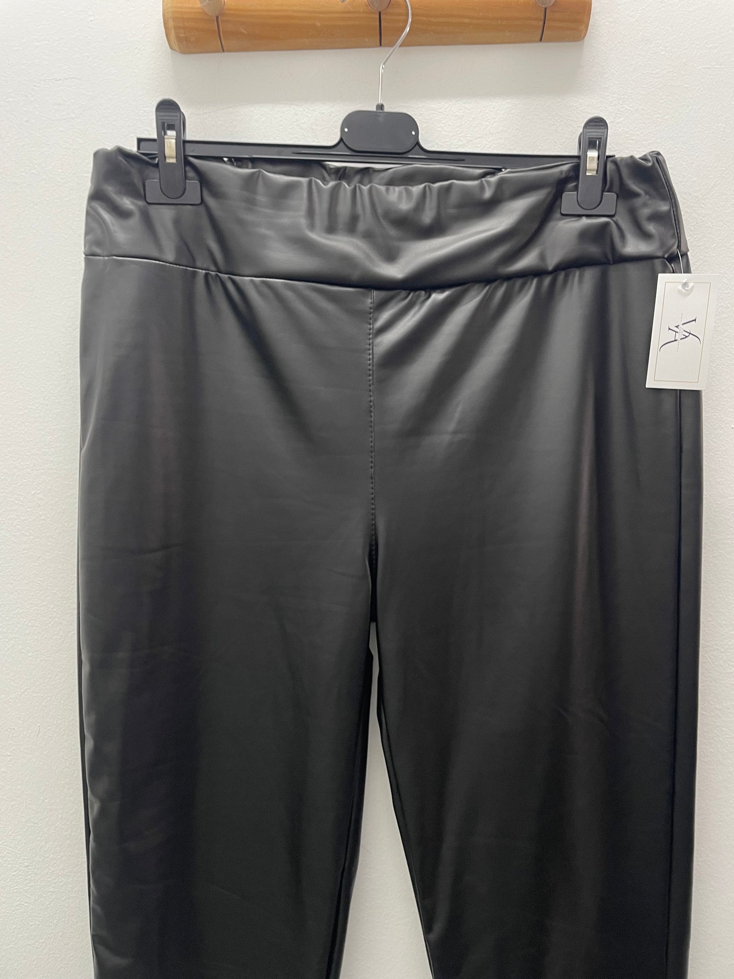 Pantalón polipiel curvy