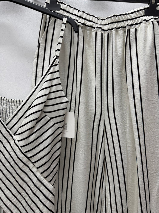 Conjunto blanco rayas