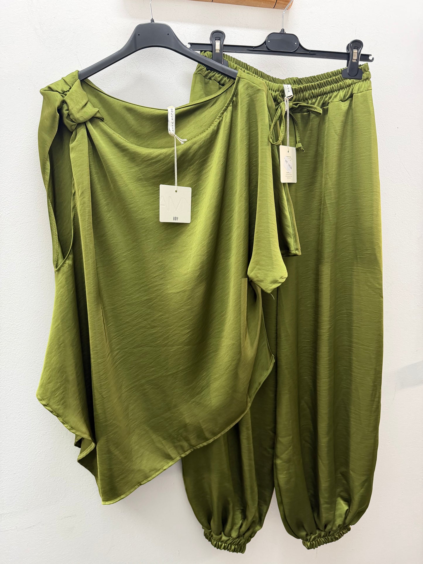 Conjunto verde liso