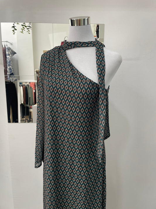 Vestido asimetrico estampado verde