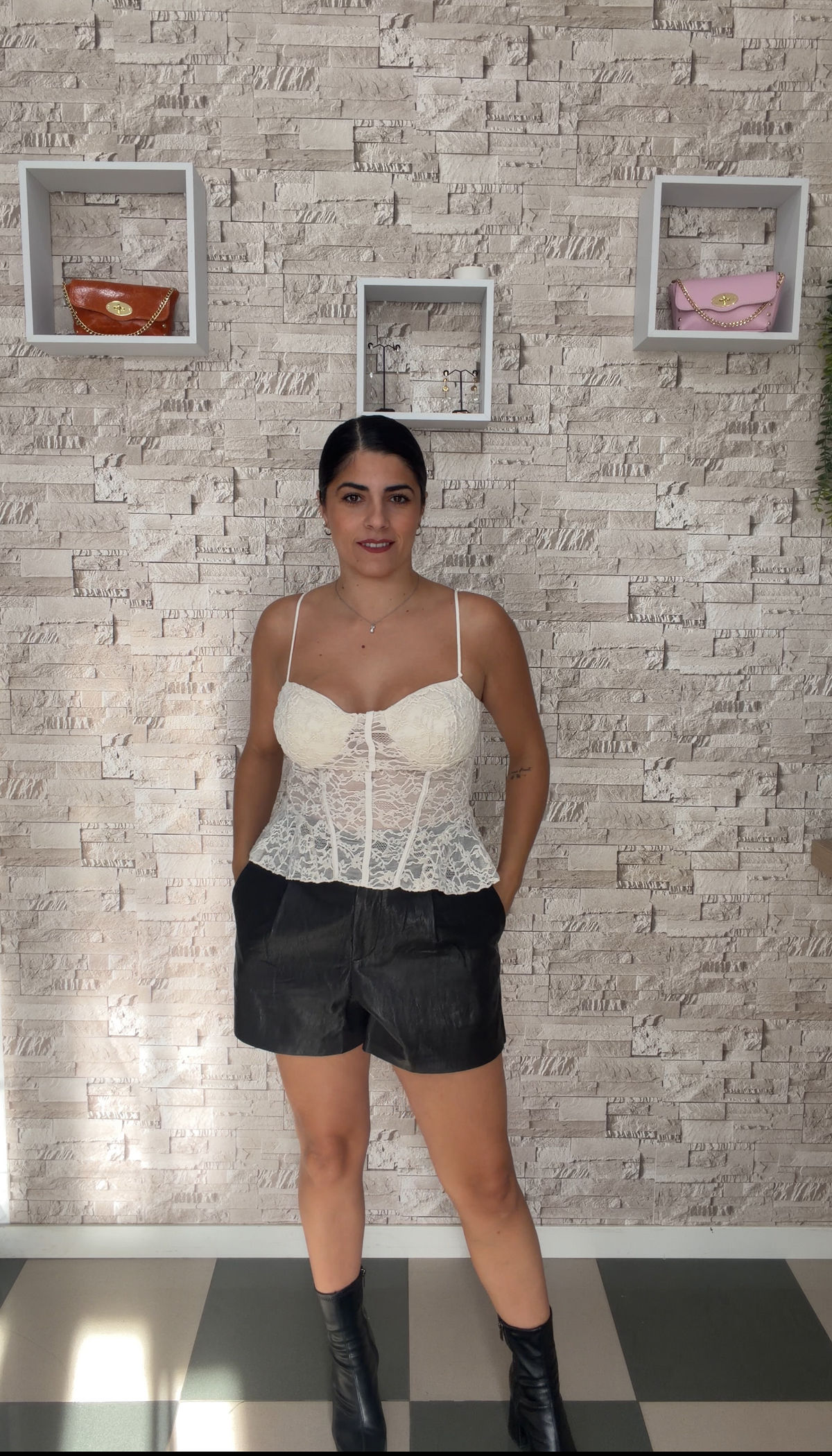 Pantalón corto polipiel
