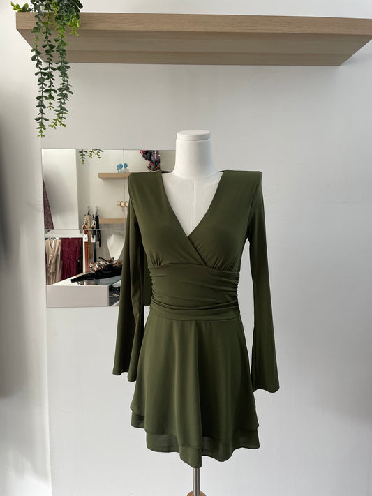 Vestido cuello v