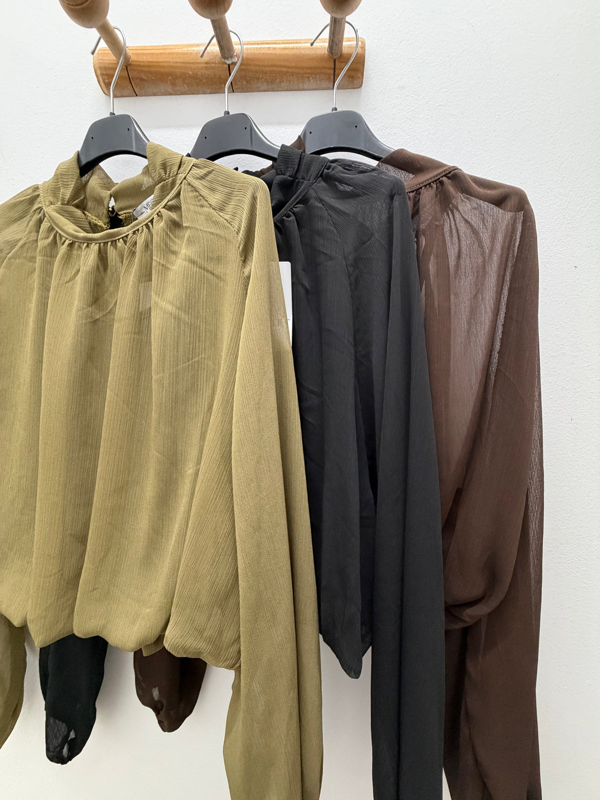 Blusa gasa tiranta
