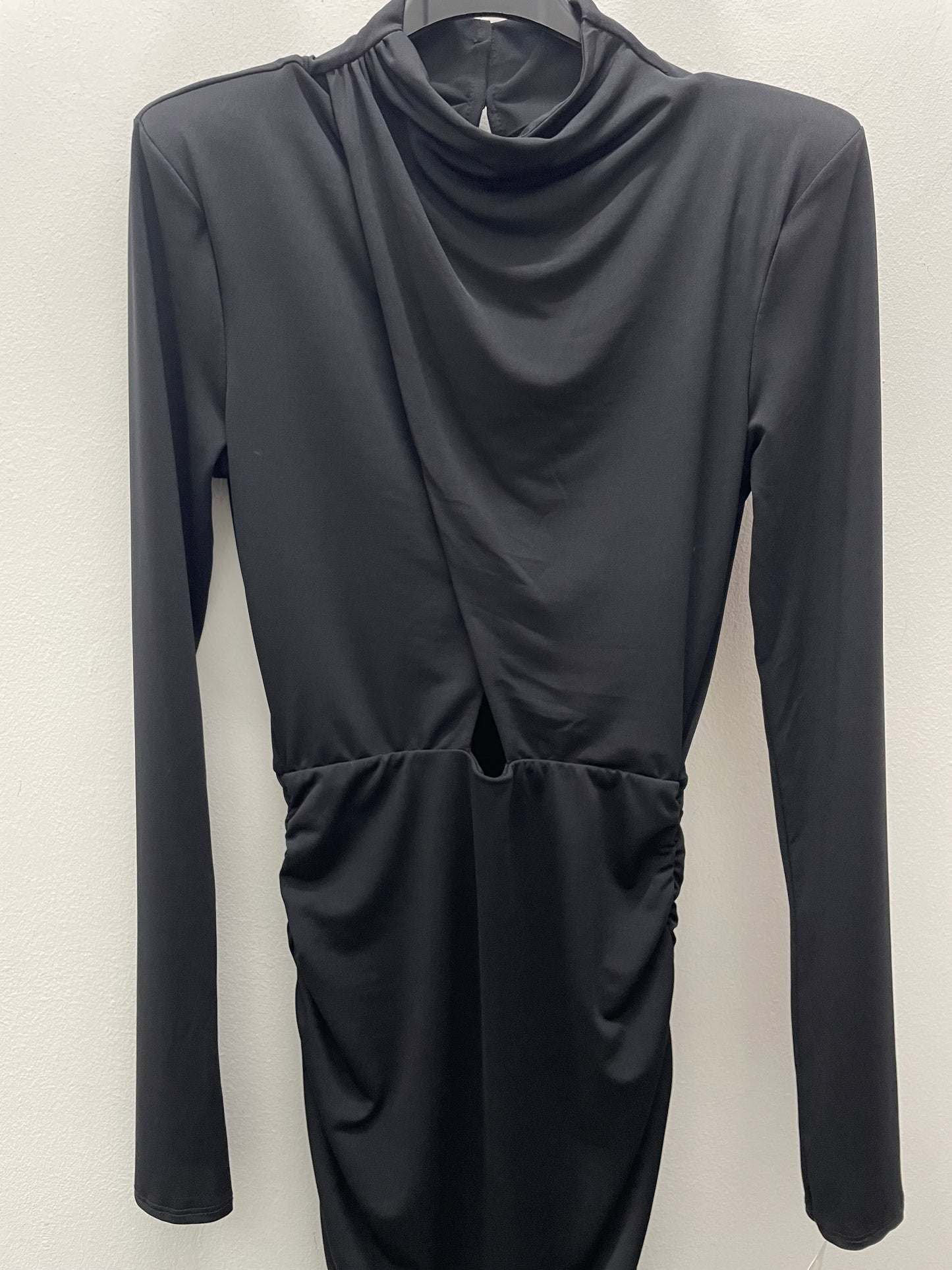 Vestido abertura delantera