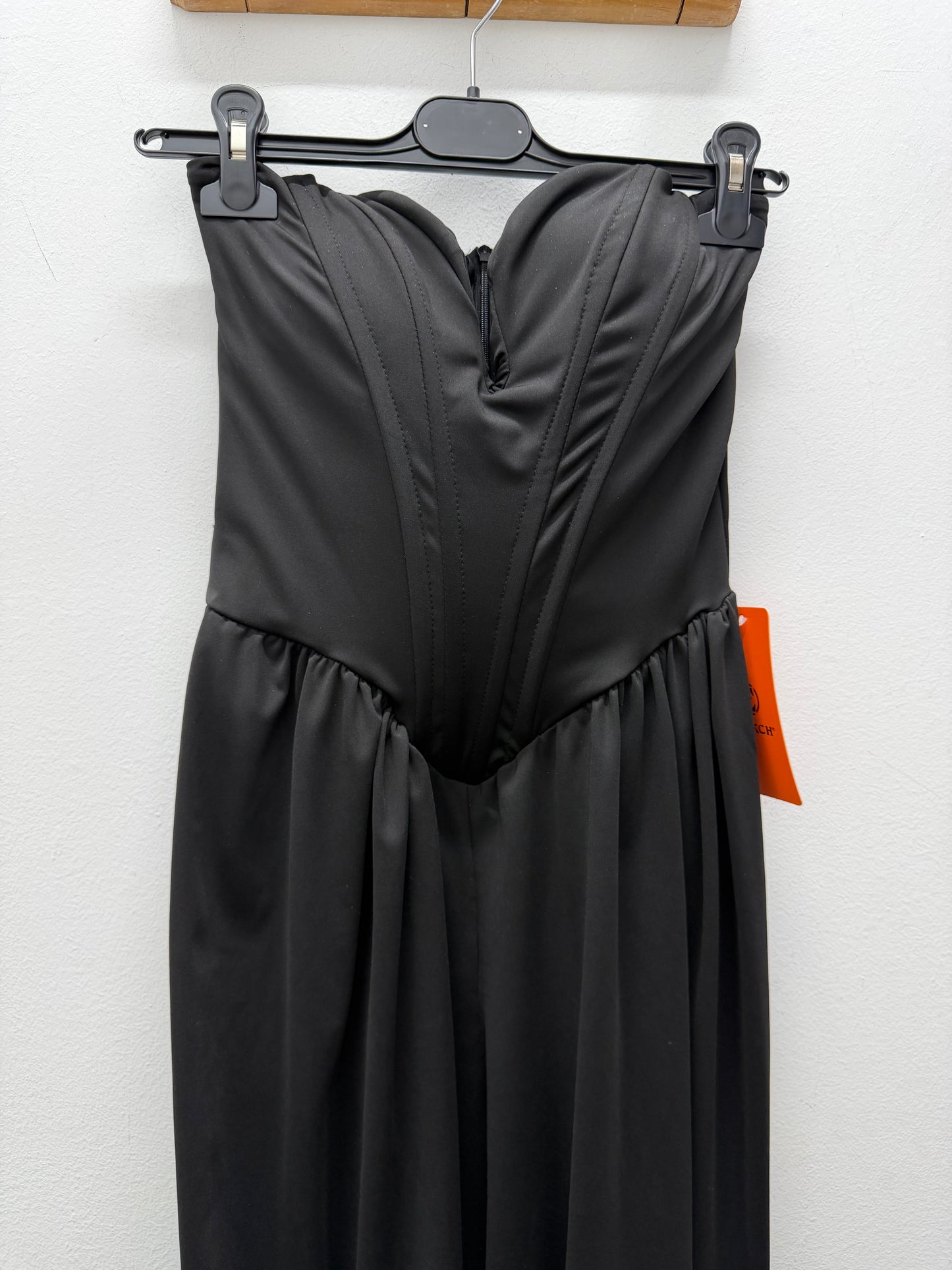 Mono negro corsé