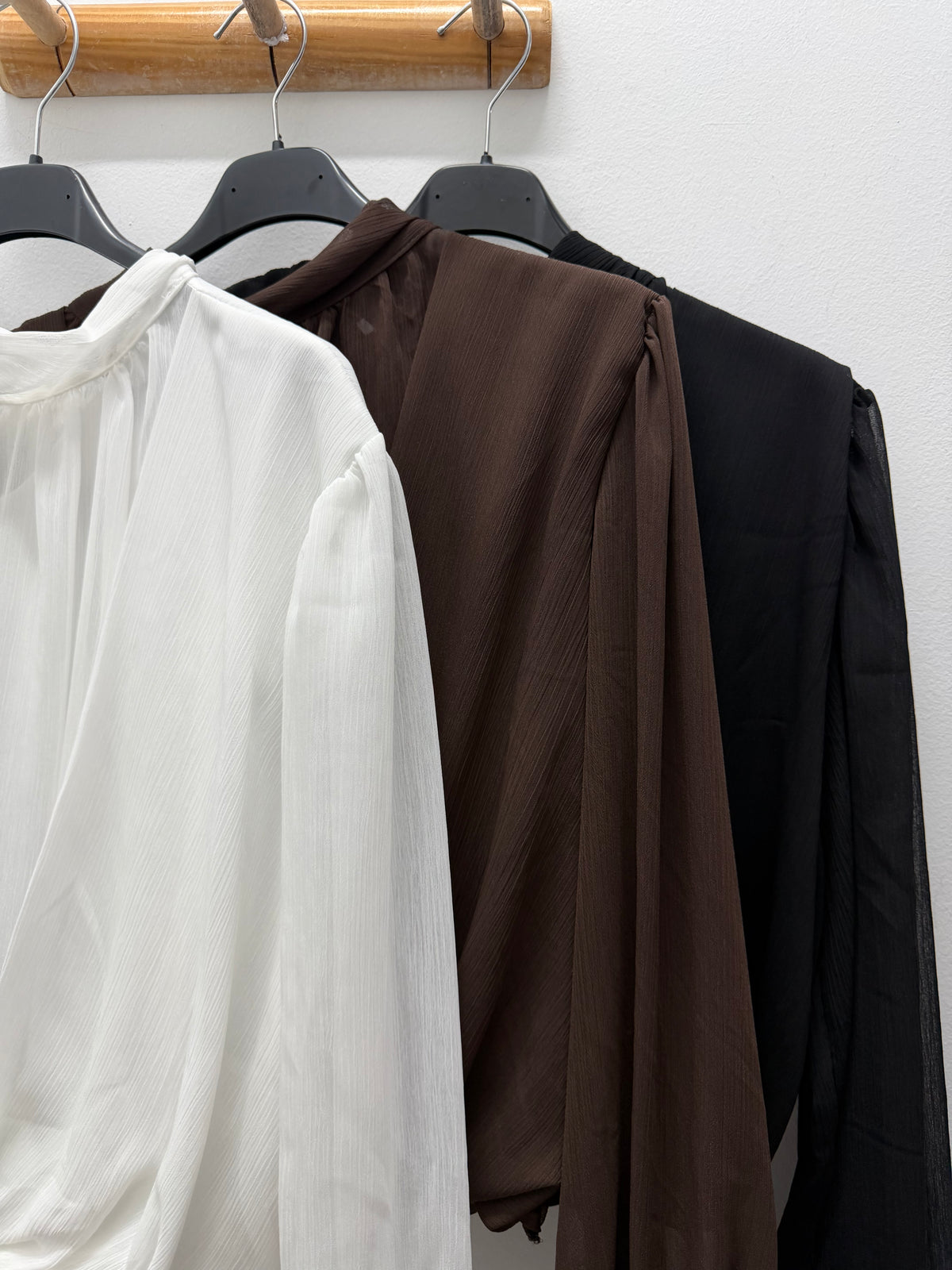 Blusa gasa escote