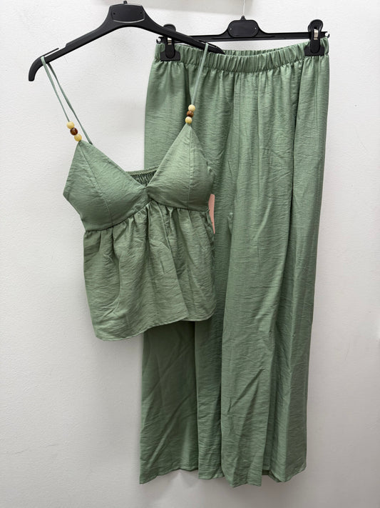 Conjunto verde tiranta