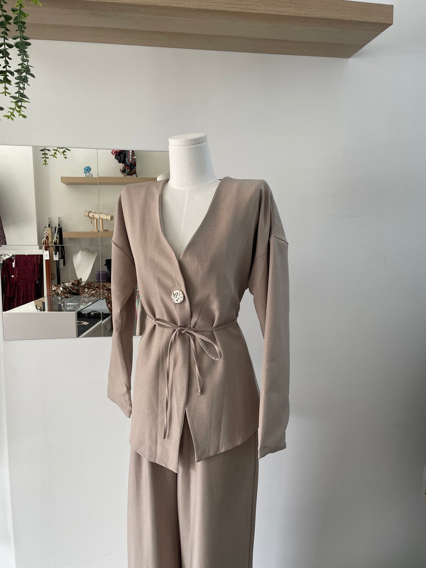Conjunto chaqueta pantalones