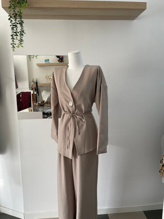 Conjunto chaqueta pantalones