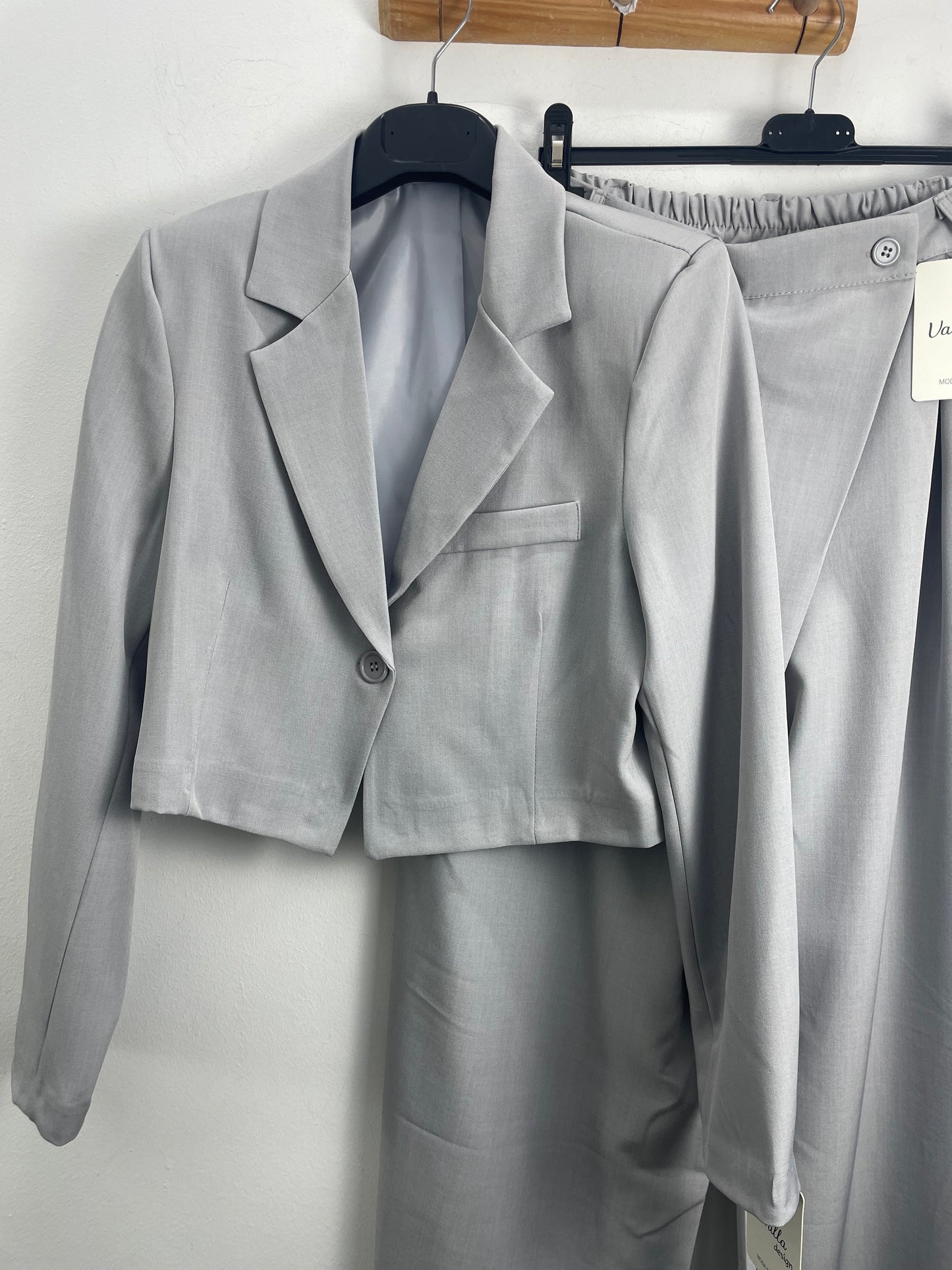 Conjunto traje corto