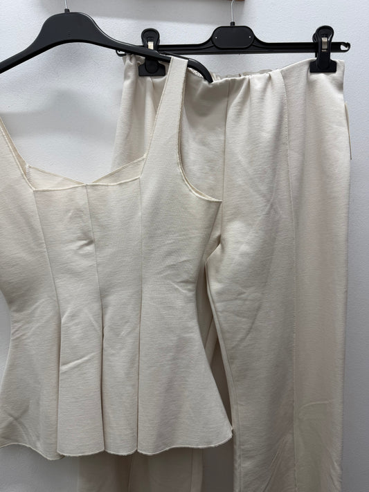 Conjunto beige tiranta