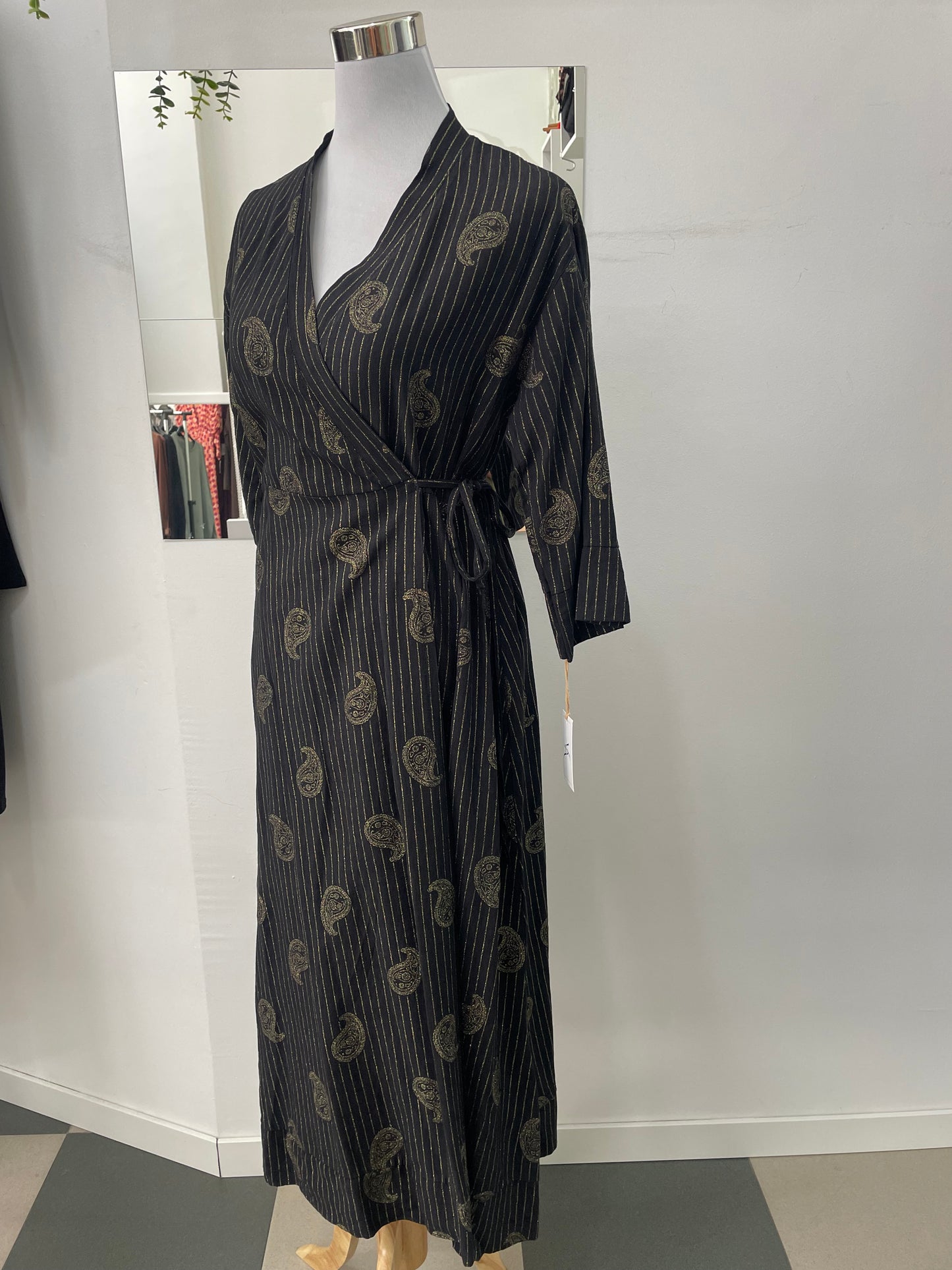 Vestido cruzado negro