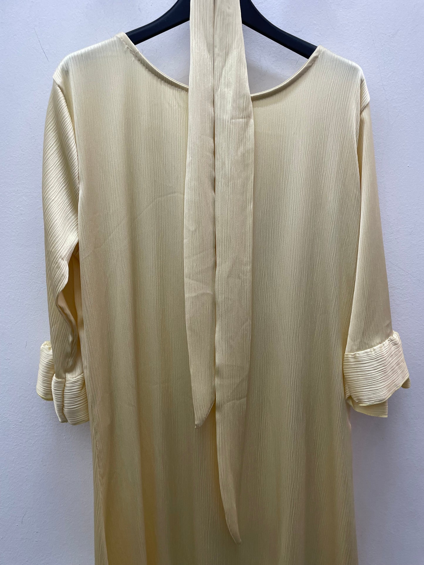 Vestido amarillo volante