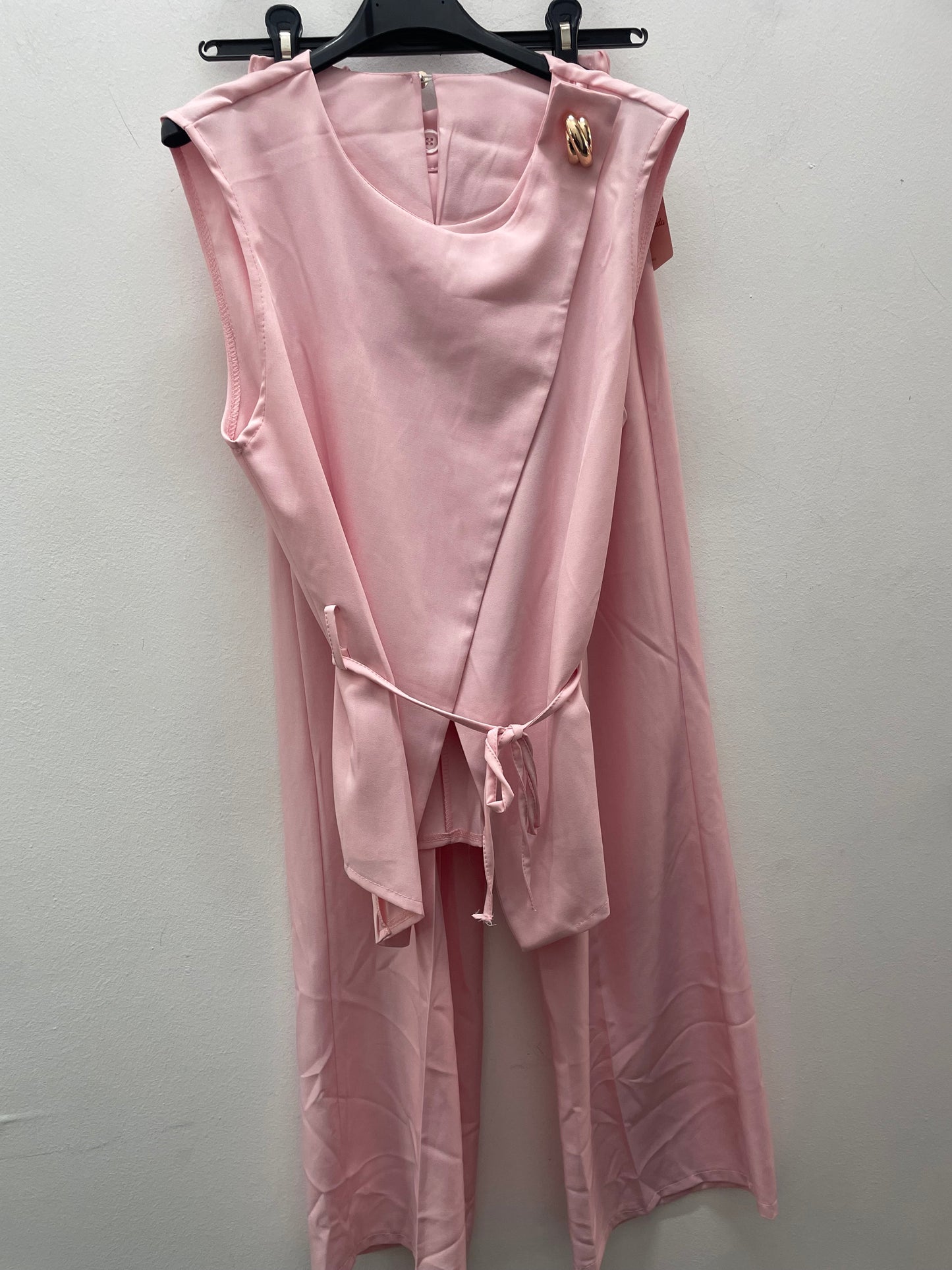 Conjunto rosa broche