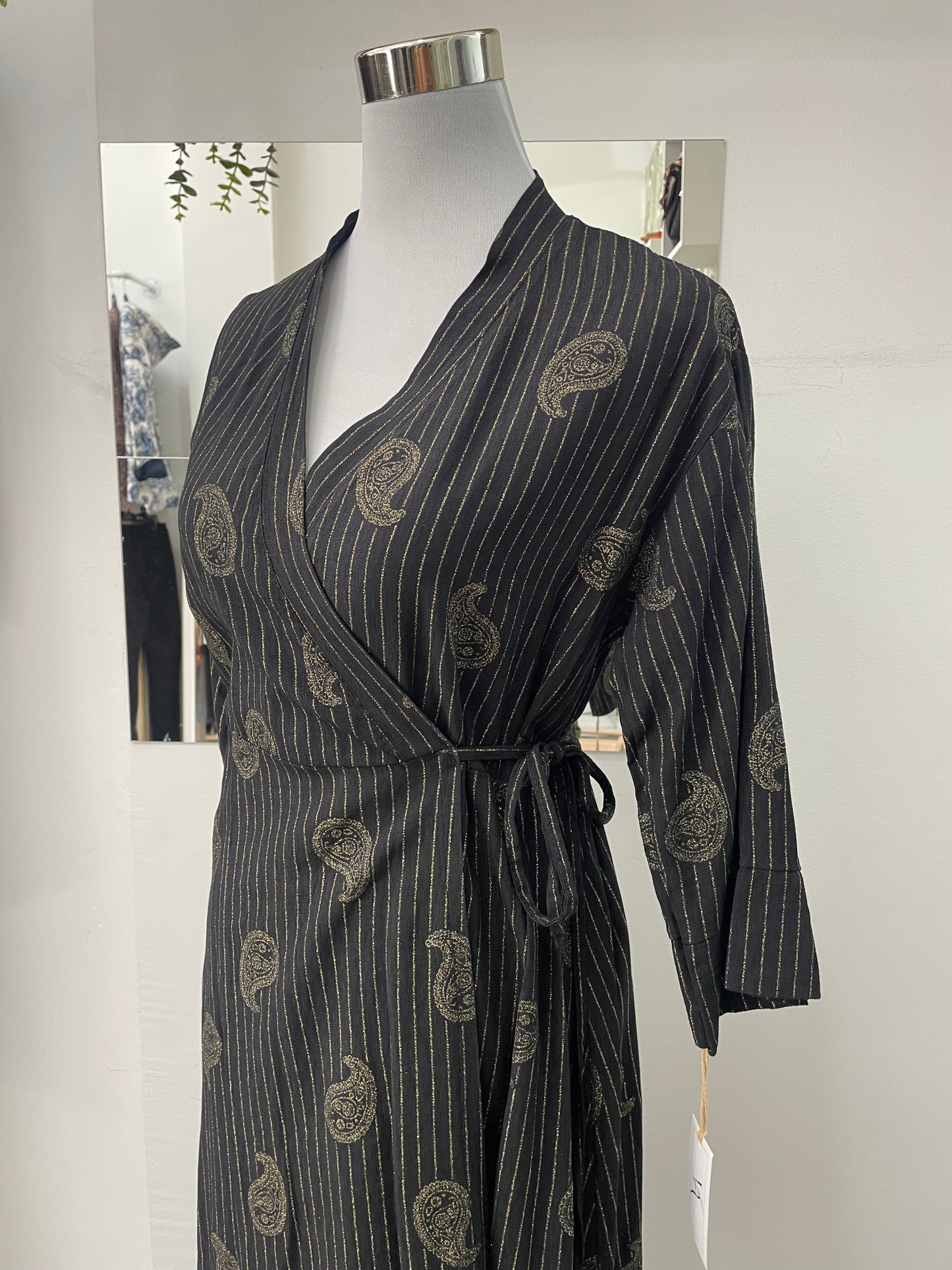 Vestido cruzado negro