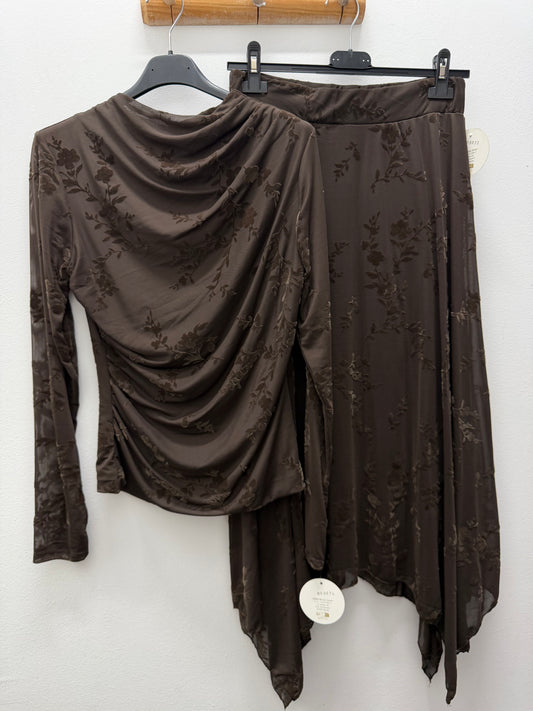 Conjunto chocolate relieve