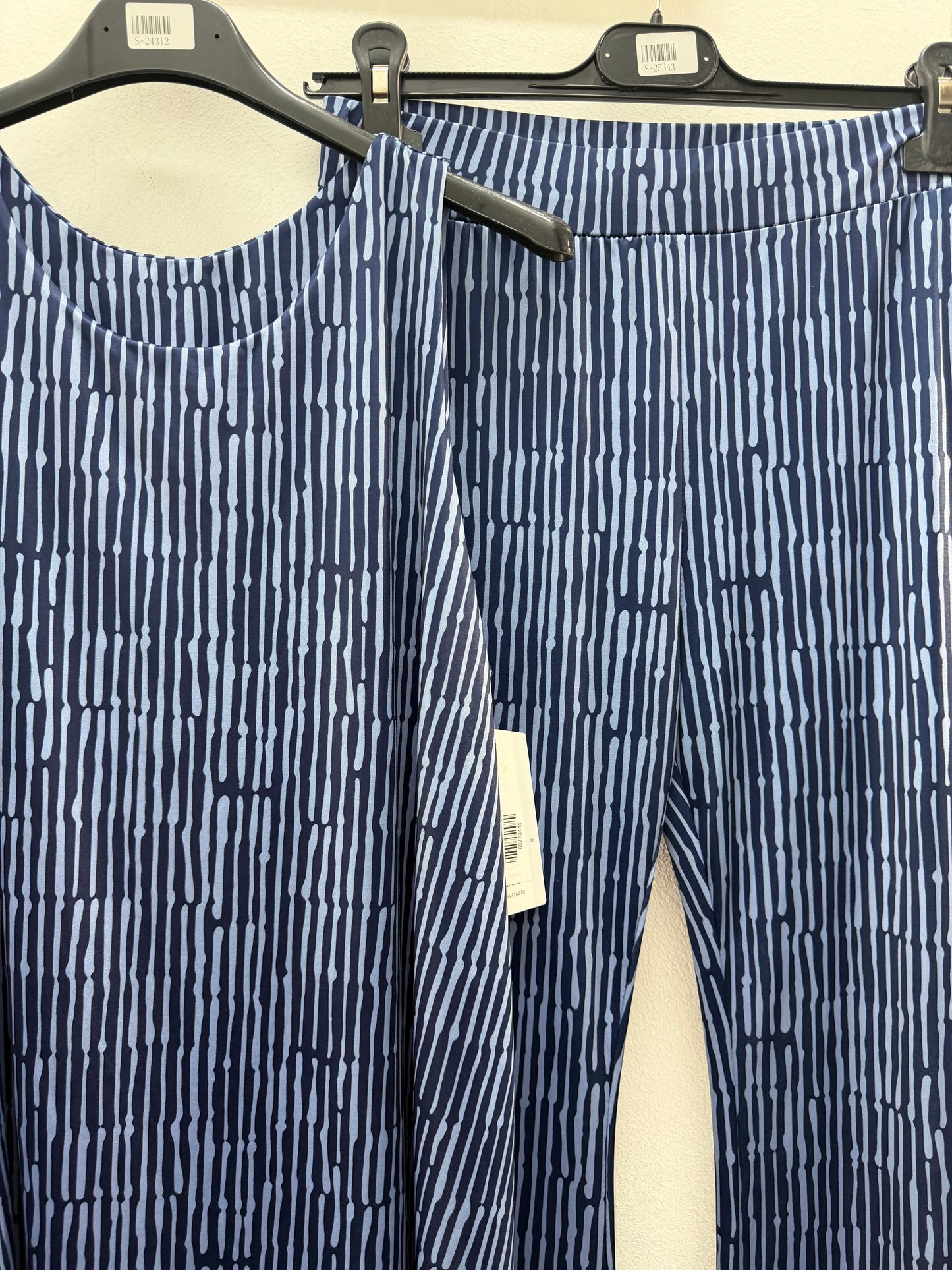 Conjunto azul rayas